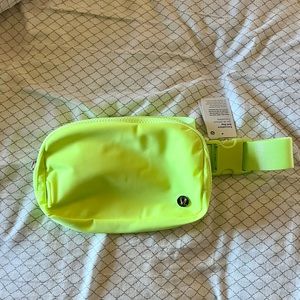 NWT Lululemon everywhere belt bag faded zap